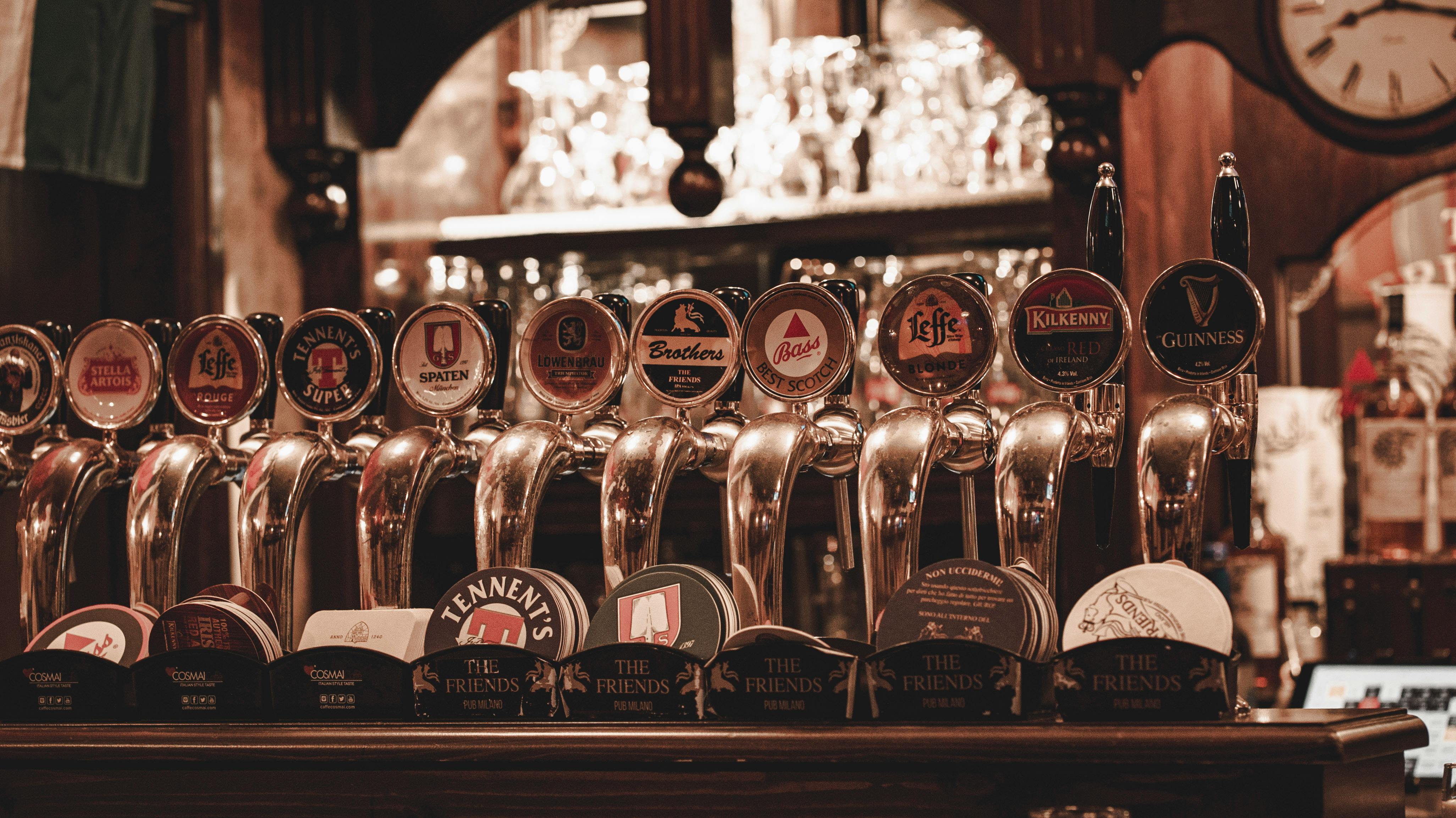 Bar partenaire élégant pour afterwork premium et rencontres dans une ambiance raffinée